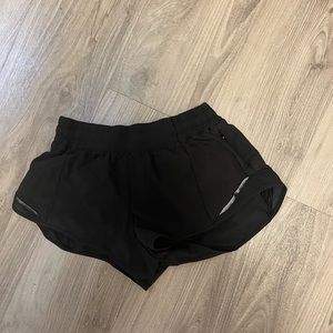 Lululemon low rise black hottie hots